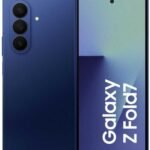 Samsung Galaxy Z Fold7 256GB azul sombra nuevo visto plegado con diseño fino y pantalla exterior